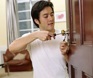 General Locksmith Store New York, NY 212-659-0024 - changing-locks